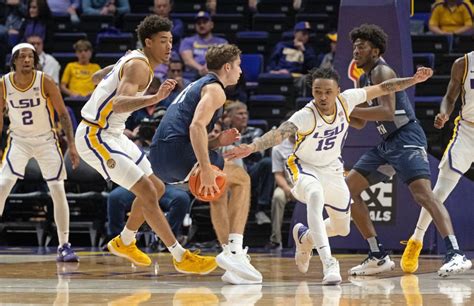 Will Baker and Jordan Wright combine for 33 points to lead LSU to 75-63 win over North Florida